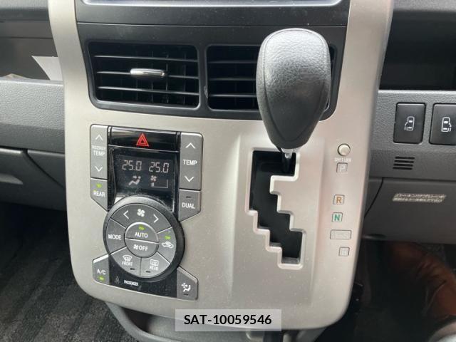 Toyota NOAH 2009-07 7328934-21