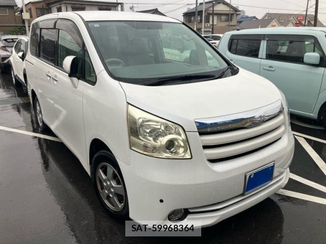 Toyota NOAH 2009-12 7328933-0