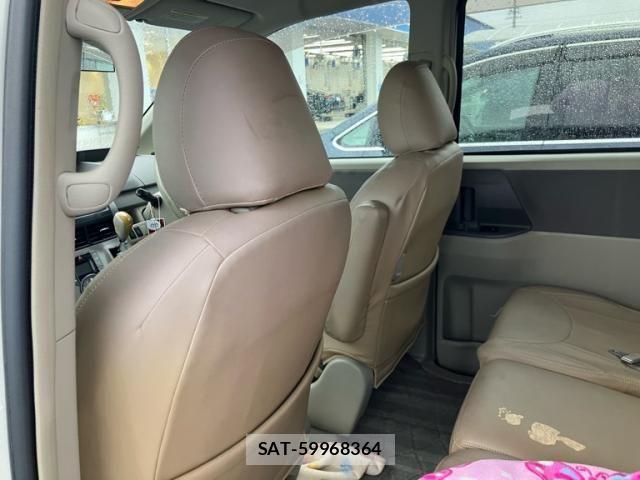 Toyota NOAH 2009-12 7328933-12