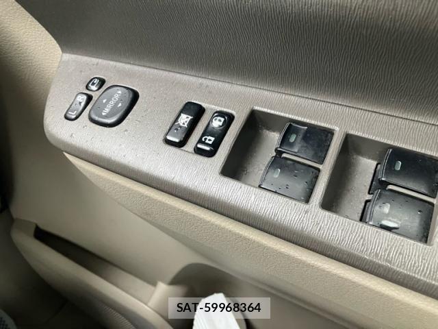 Toyota NOAH 2009-12 7328933-18
