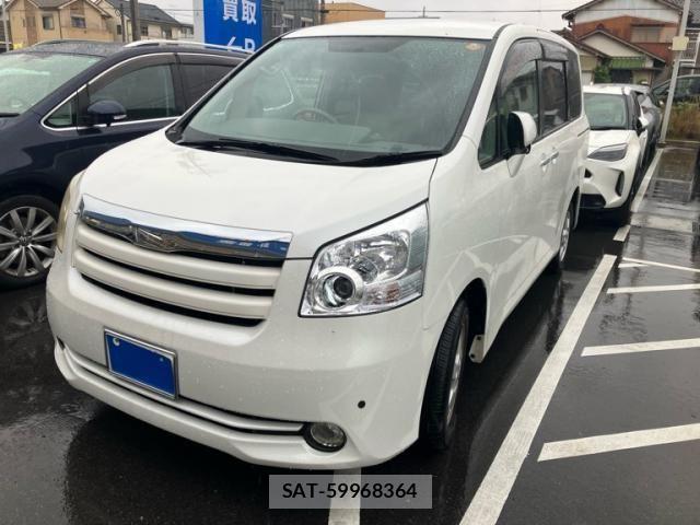 Toyota NOAH 2009-12 7328933-1