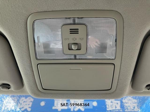 Toyota NOAH 2009-12 7328933-26