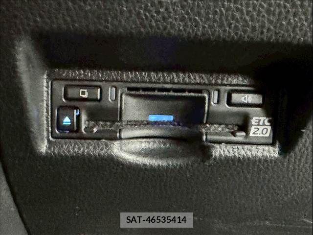 Toyota NOAH 2023-07 7359037-14