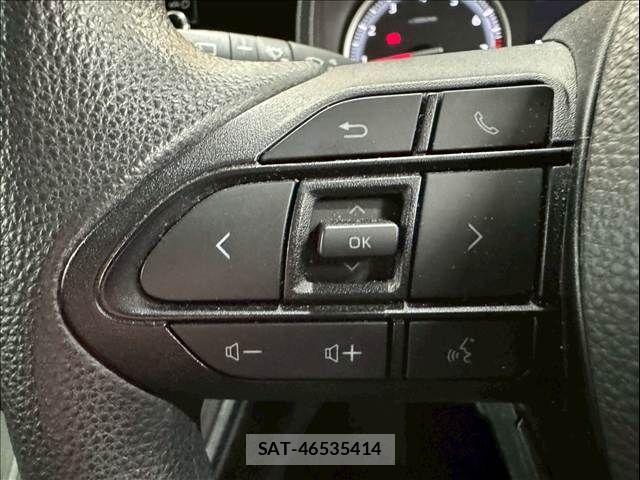 Toyota NOAH 2023-07 7359037-15