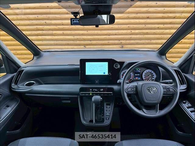 Toyota NOAH 2023-07 7359037-2