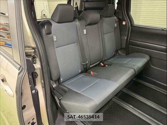 Toyota NOAH 2023-07 7359037-8