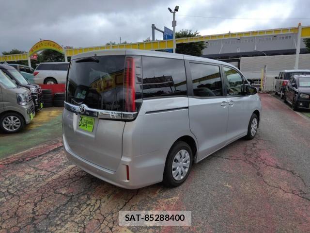 Toyota NOAH 2021-02 7359041-10