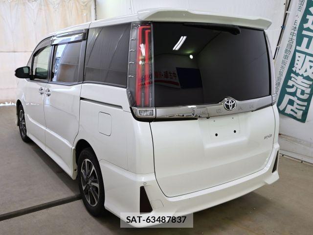 Toyota NOAH 2018-03 7359049-2