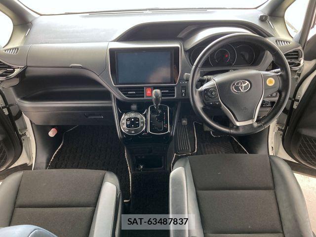 Toyota NOAH 2018-03 7359049-6