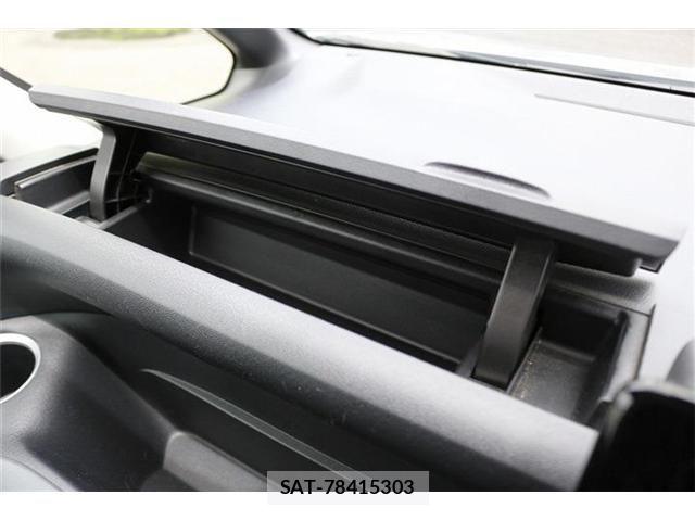 Toyota NOAH 2023-07 7359044-12