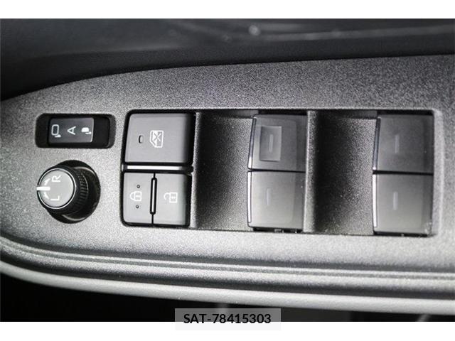 Toyota NOAH 2023-07 7359044-24