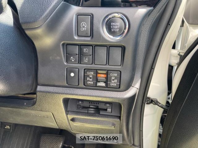 Toyota NOAH 2019-03 7359043-16