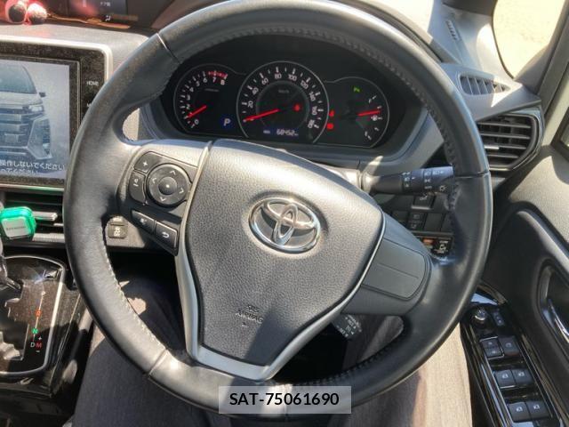 Toyota NOAH 2019-03 7359043-17