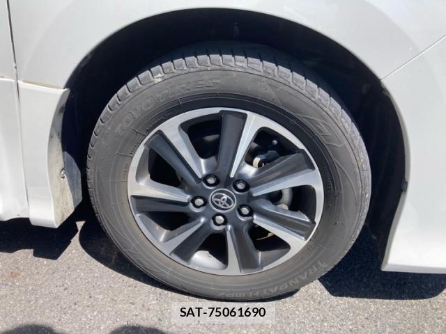 Toyota NOAH 2019-03 7359043-4