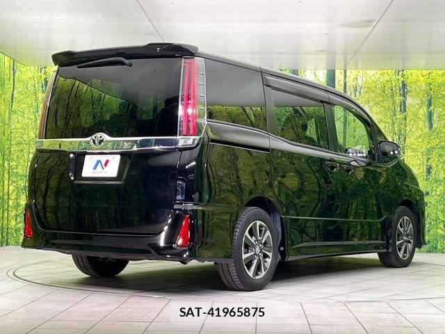 Toyota NOAH 2017-09 7359042-16