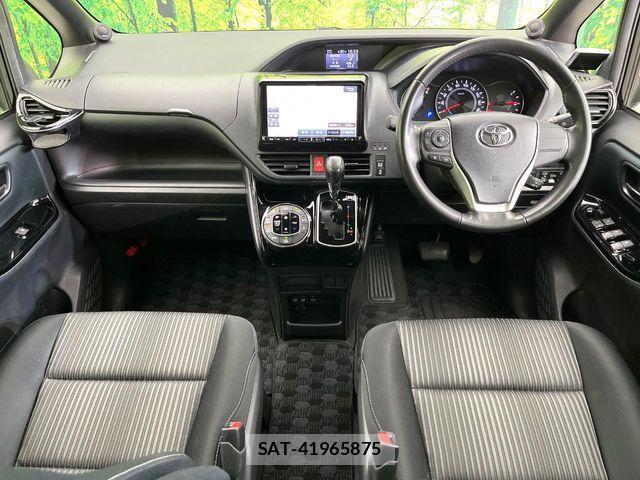 Toyota NOAH 2017-09 7359042-1