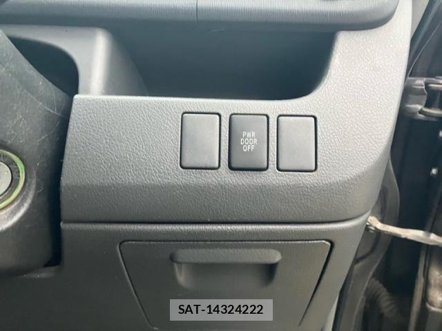 Toyota NOAH 2008-09 7359053-18