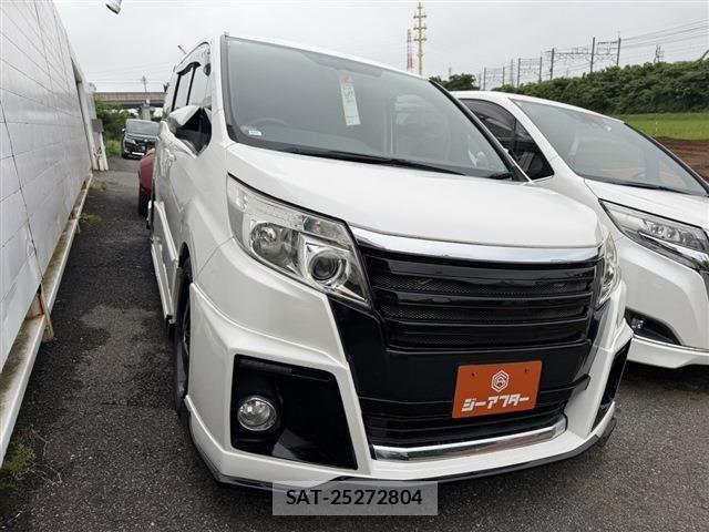 Toyota NOAH 2015-11 7359046-0
