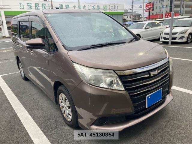 Toyota NOAH 2014-02 7359045-0