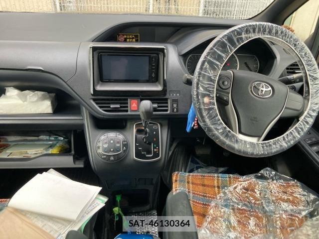 Toyota NOAH 2014-02 7359045-8