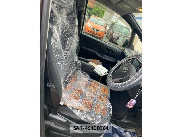 Toyota NOAH 2014-02 7359045-6