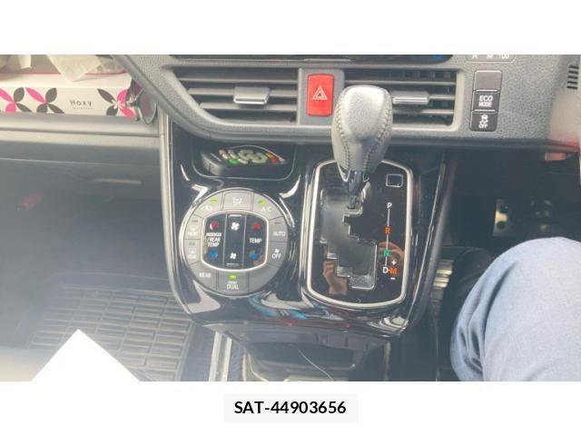 Toyota NOAH 2020-01 7359035-5