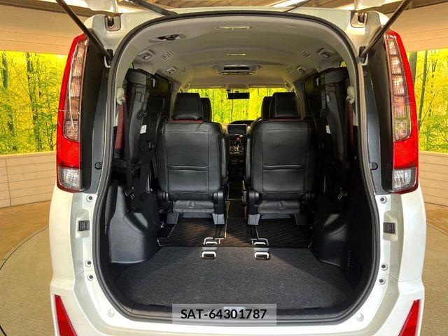 Toyota NOAH 2015-01 7359040-10