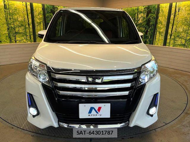 Toyota NOAH 2015-01 7359040-13