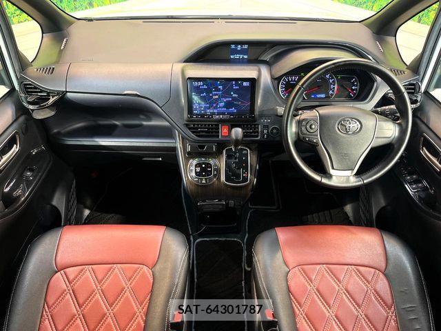 Toyota NOAH 2015-01 7359040-1