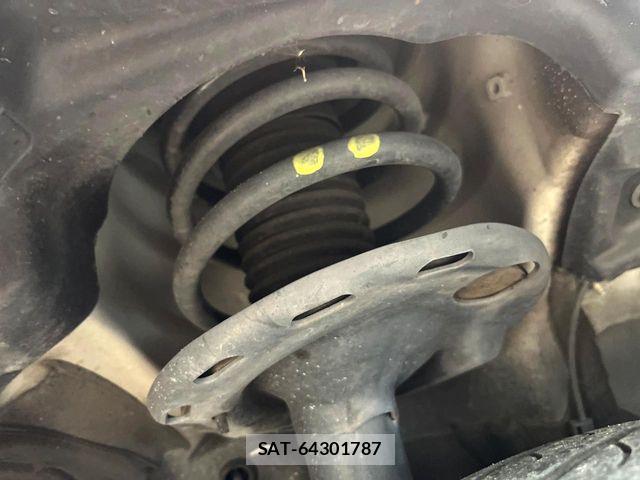 Toyota NOAH 2015-01 7359040-19