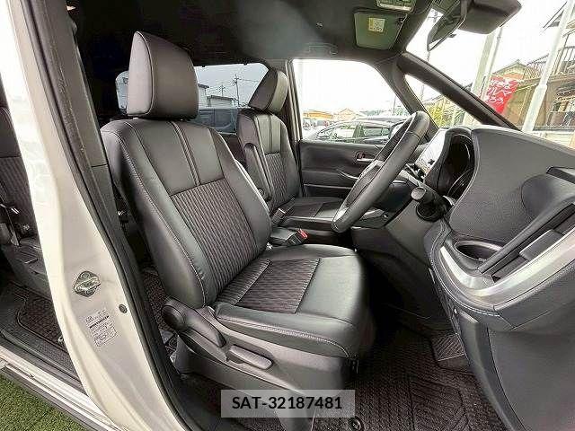 Toyota NOAH 2023-11 7359033-11