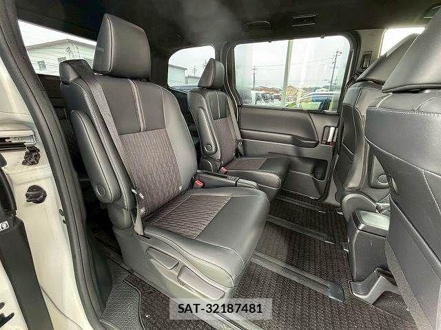 Toyota NOAH 2023-11 7359033-12