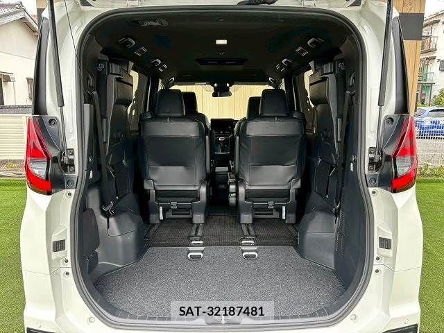 Toyota NOAH 2023-11 7359033-14