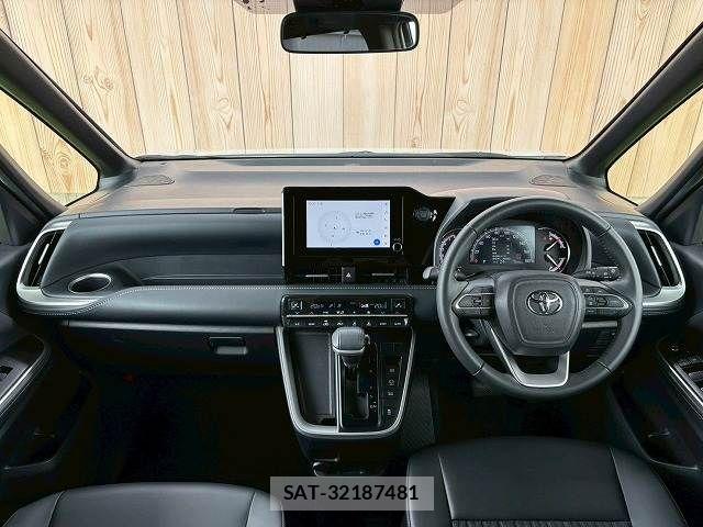 Toyota NOAH 2023-11 7359033-2