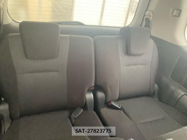 Toyota NOAH 2007-08 7359048-13
