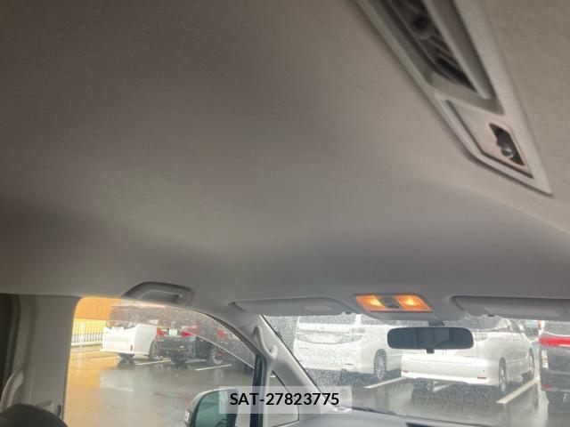 Toyota NOAH 2007-08 7359048-14