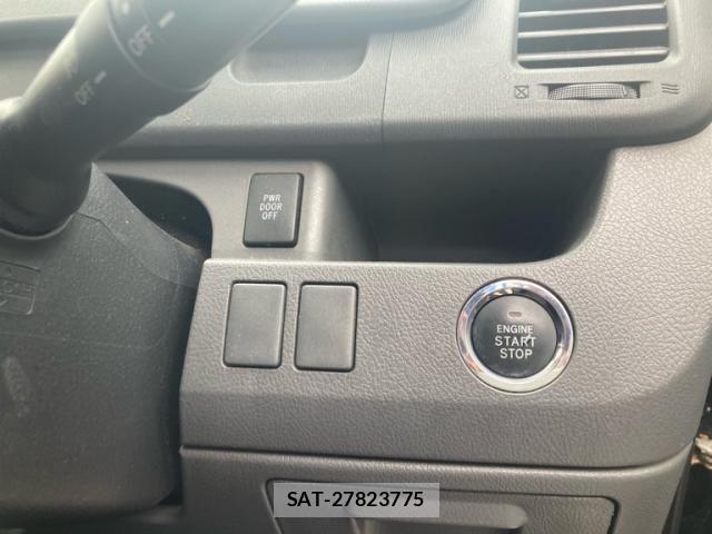 Toyota NOAH 2007-08 7359048-18