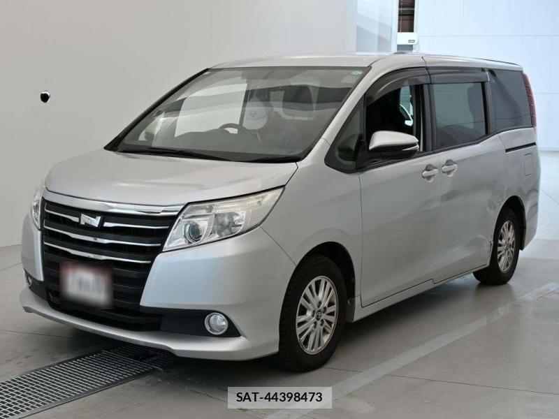 Toyota NOAH 2015-03 7353012-0