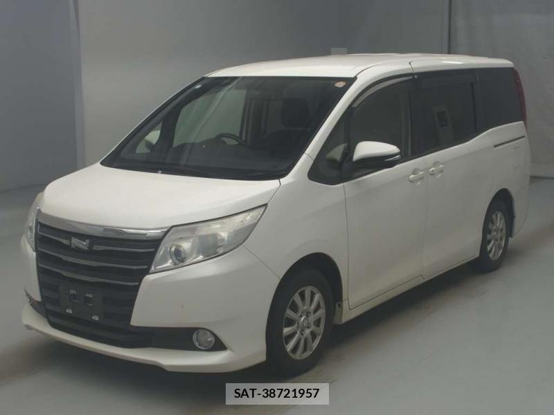 Toyota NOAH 2015-05 7367377-0
