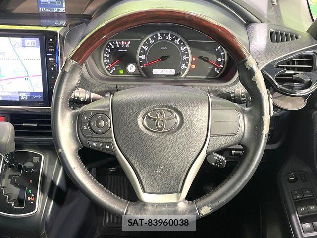 Toyota NOAH 2014-02 7393256-11