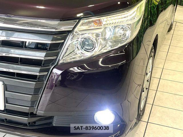 Toyota NOAH 2014-02 7393256-12