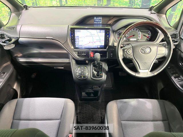 Toyota NOAH 2014-02 7393256-1