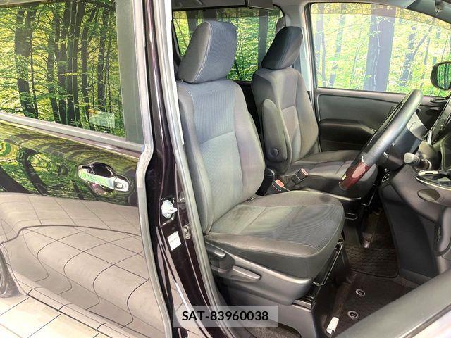 Toyota NOAH 2014-02 7393256-8