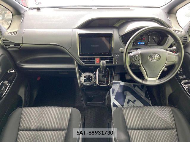 Toyota NOAH 2019-10 7393247-1