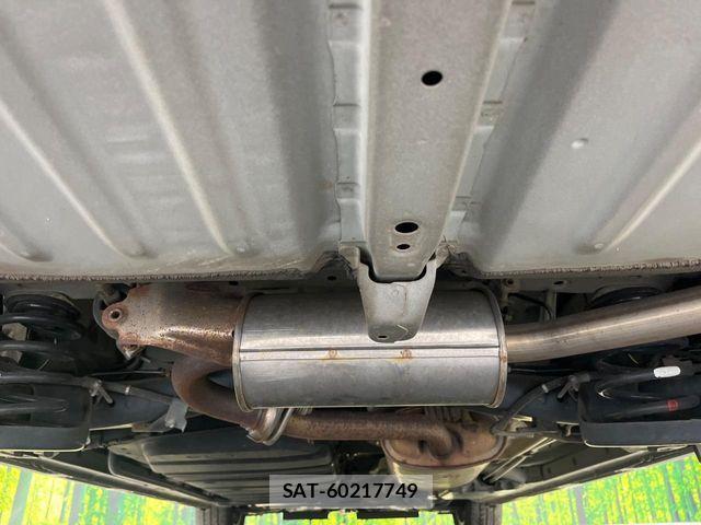 Toyota NOAH 2017-01 7393257-18