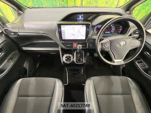 Toyota NOAH 2017-01 7393257-1