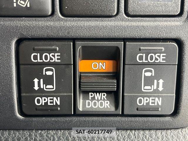 Toyota NOAH 2017-01 7393257-5