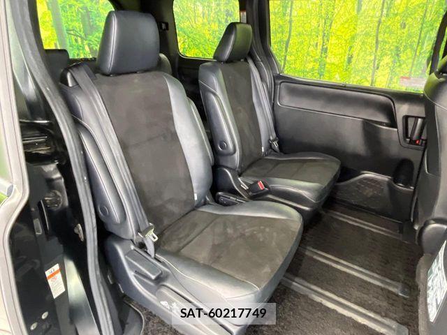 Toyota NOAH 2017-01 7393257-8