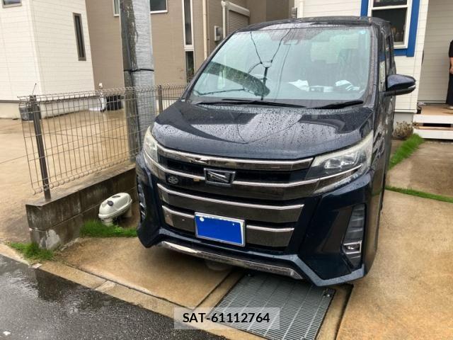 Toyota NOAH 2018-06 7393253-0