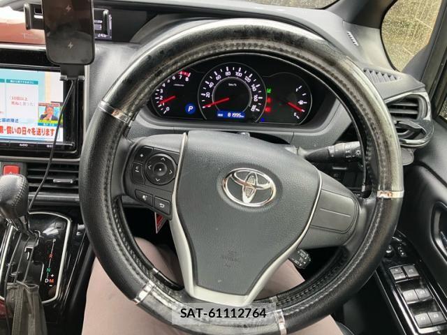 Toyota NOAH 2018-06 7393253-10